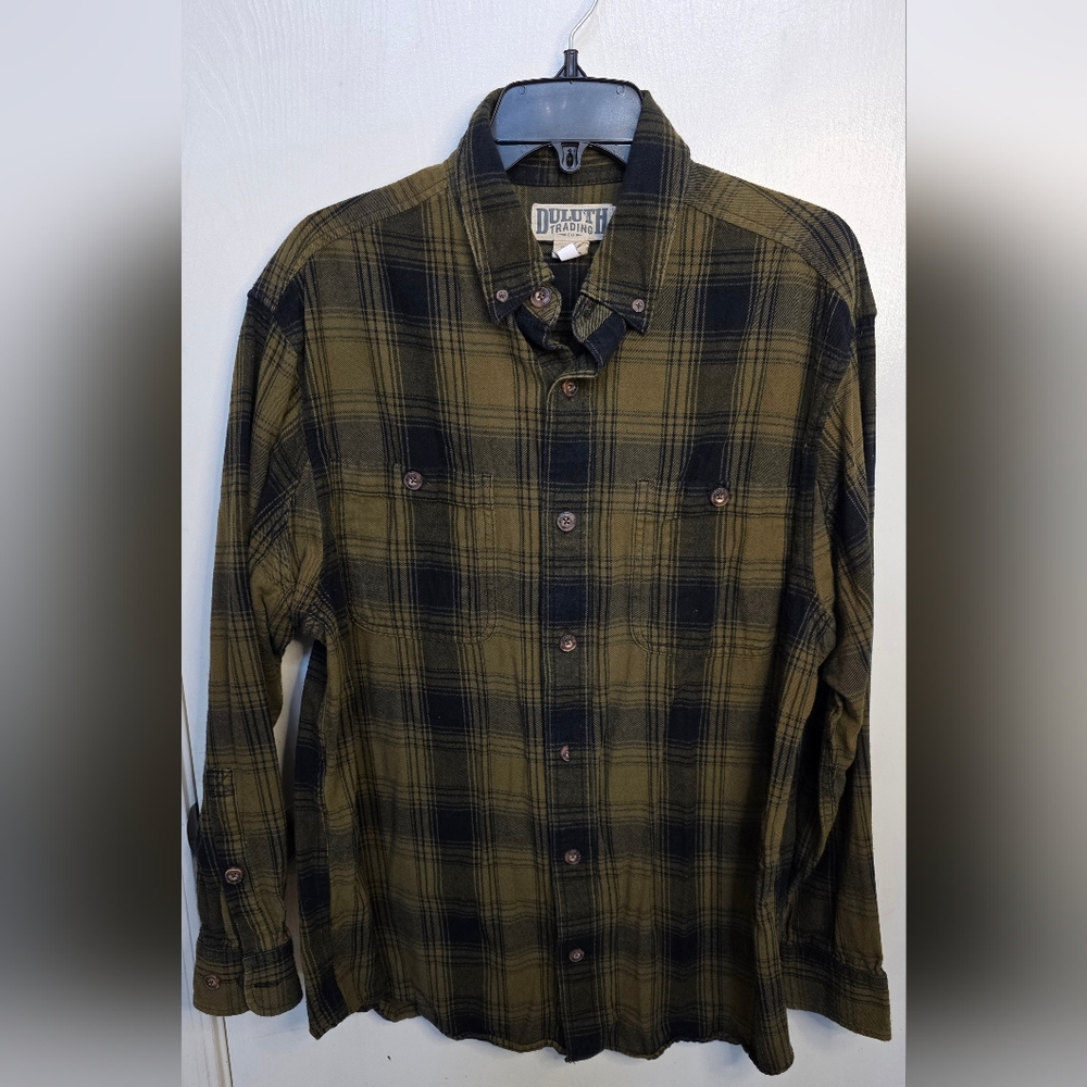 Duluth Trading Co Black and Green Plaid Free Swingin Flannel Shirt
